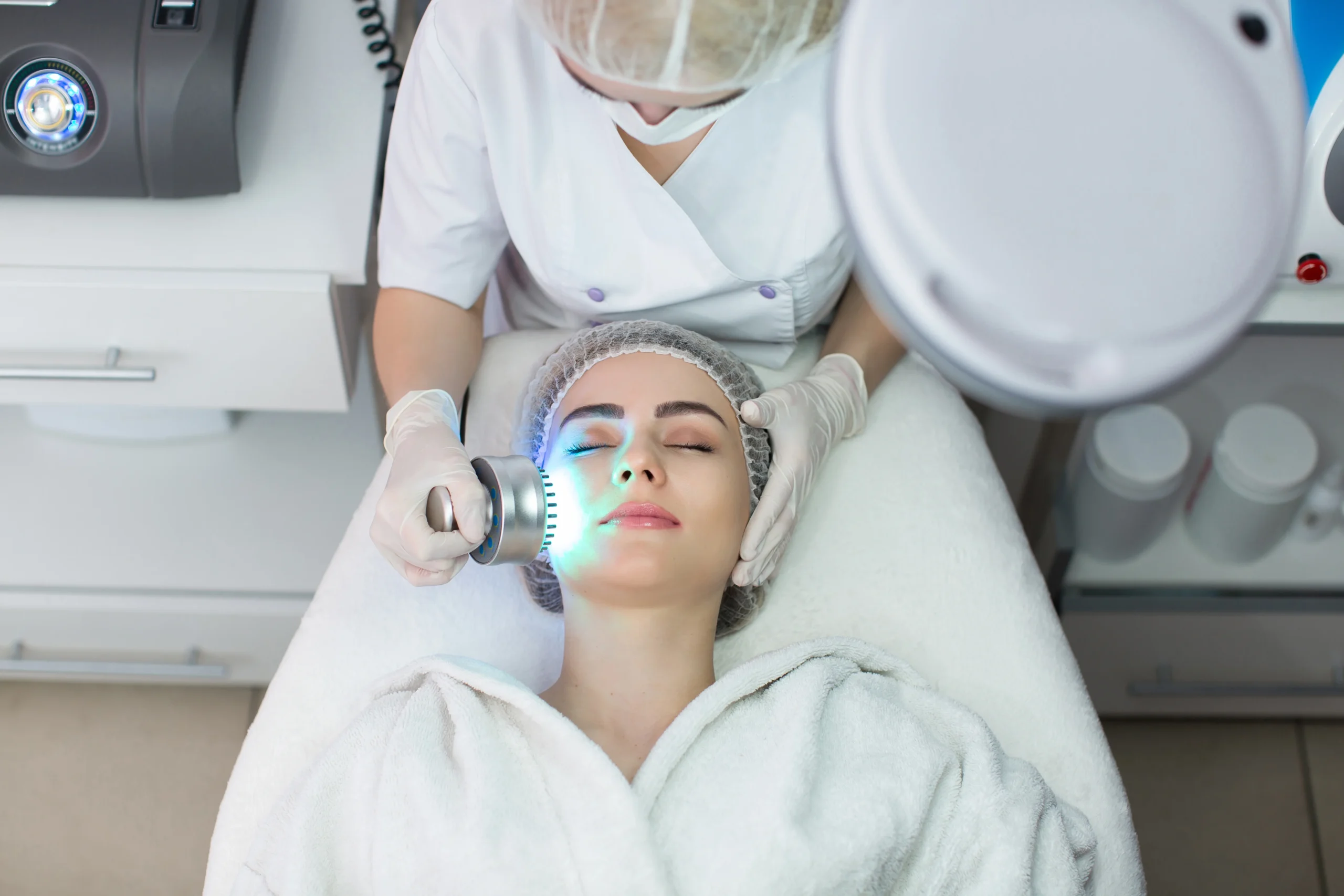 Phototherapy Treatment for Acne & Aging